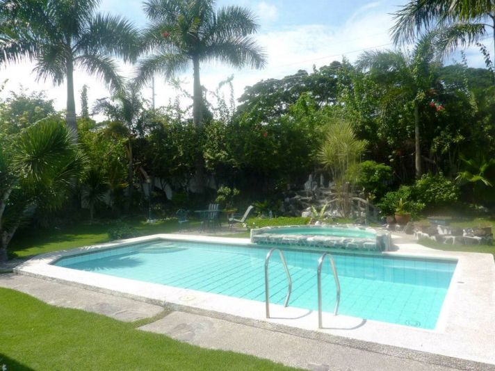 Fully Furnished Elegant House with pool For Rent