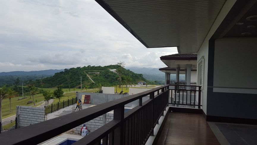 Prime Villas with Swimming Pool for rent at Clark Sun Valley Golf & Country Club.