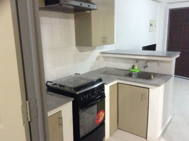 Condo near Fields Avenue, and Clark Angeles City, FOR RENT Php 20,000