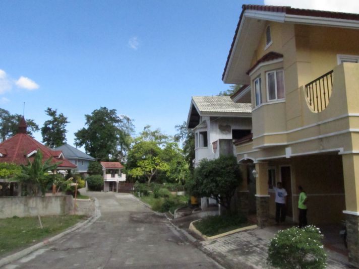 5BR 3CR Single Detached Banawa House and Lot for Sale Forest Hills