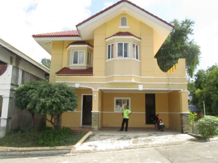 5BR 3CR Single Detached Banawa House and Lot for Sale Forest Hills