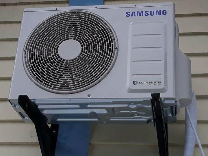 NewLatest Samsung rectangle split type aircon inverter with free installation