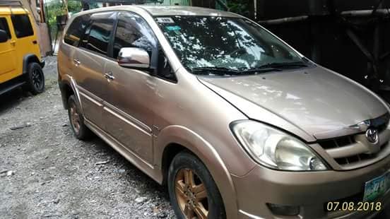 TOYOTA Innova G Gas