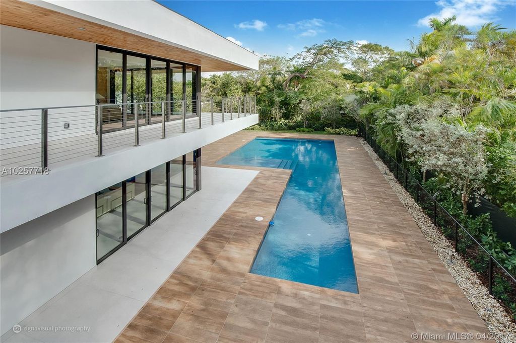 Luxury 6 bedroom house for sale in Miami, Florida