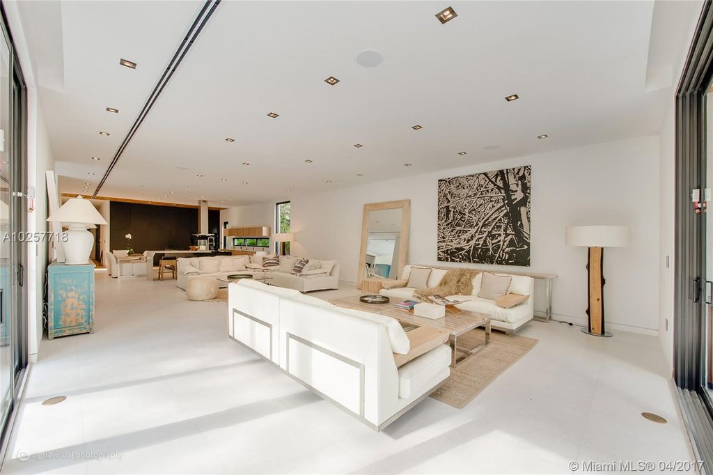 Luxury 6 bedroom house for sale in Miami, Florida