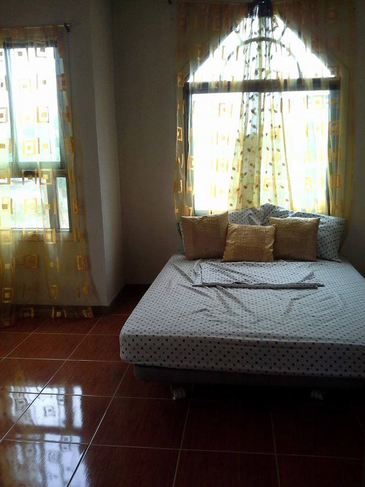 TOWNHOUSE near CALOOCAN Sports Complex