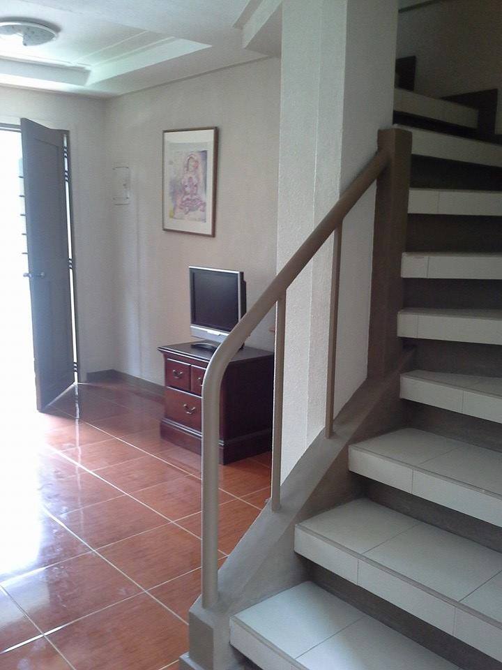 TOWNHOUSE near CALOOCAN Sports Complex