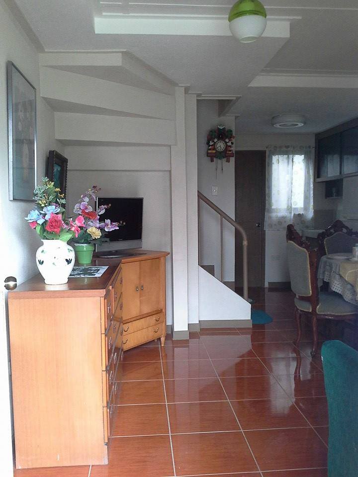 TOWNHOUSE near CALOOCAN Sports Complex