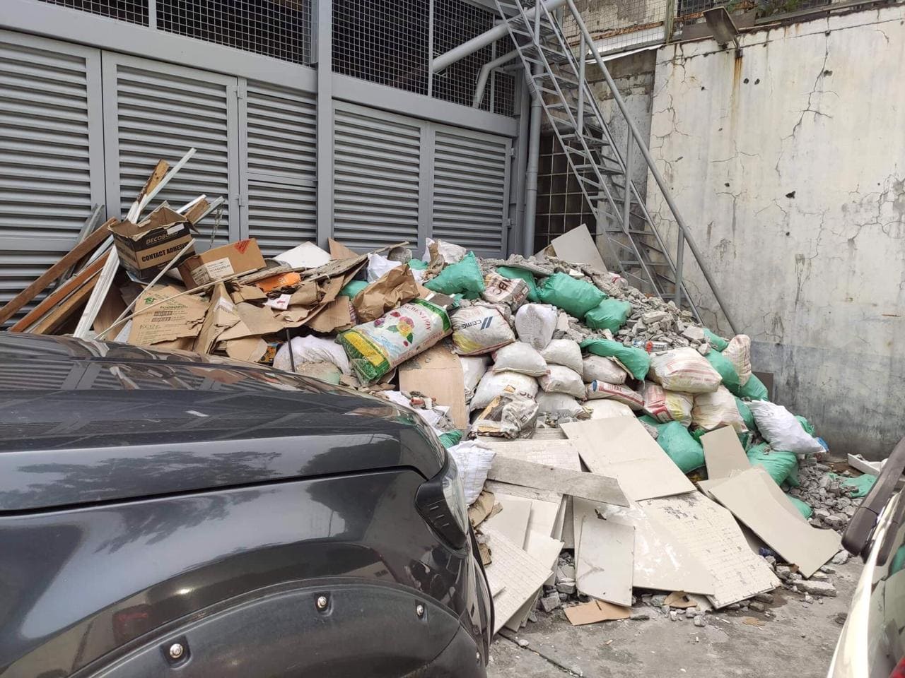 Hauling Services of Office Garbage and Debris in Makati