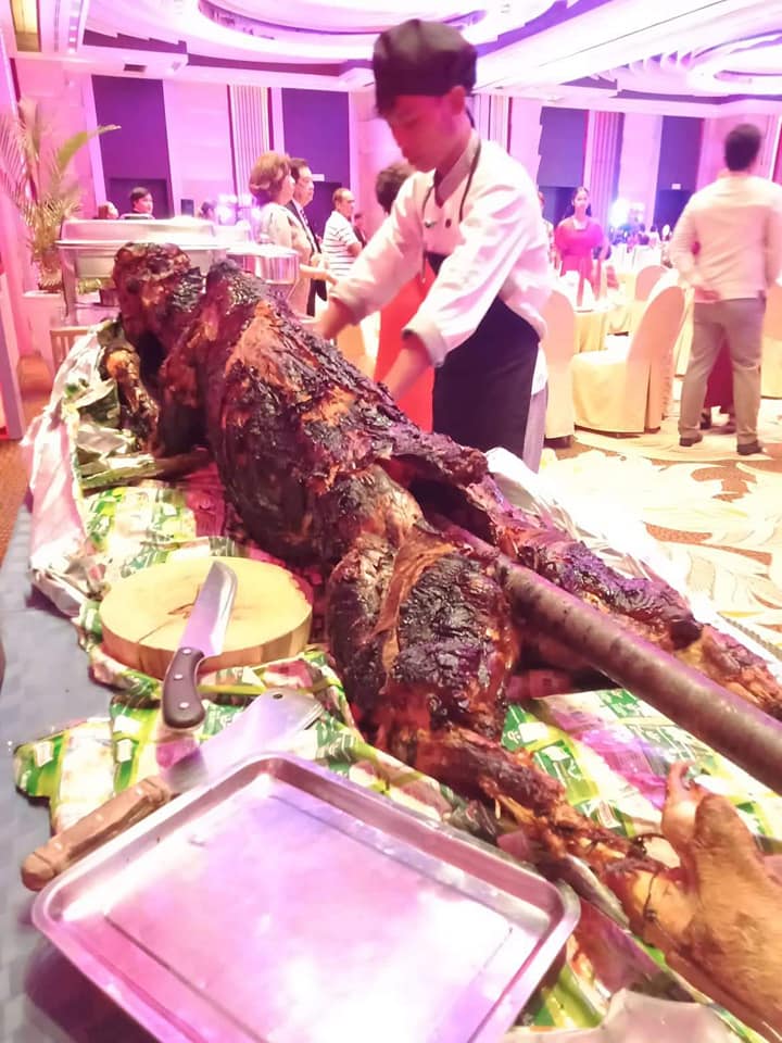 LECHON BAKA ! LECHON ! LECHON !