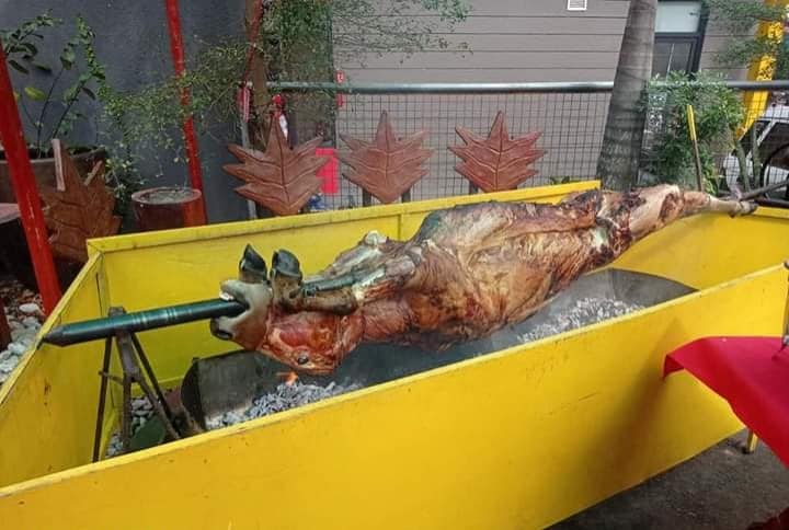 LECHON BAKA ! LECHON ! LECHON !